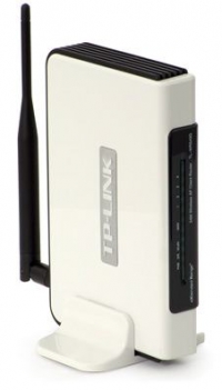 TP-LINK TL-WR543G je bezdrátový router poskytující propustnost bezdrátového spojení až do rychlosti 54 Mbit/s. Podporuje nejnovější standardy a to IEEE 802.11b a IEEE 802.11g, díky čipové sadě Marvell. K propojení s ostatními prvky sítě slouží interní 4-portový 10/100 Mbit/s router a jeden WAN port. O výstupní výkon se stará externí všesměrová anténa s výkonem 5 dBi, kterou je možno odpojit a nahradit ji vlastní. Tento přístupový bod podporuje šifrování 64/128/152-WEP. Napájení je řešeno přiloženým DC adaptérem s výstupním napětím 9V. Oproti modelu TL-WR542G nabízí navíc možnost běhu v režimu AP klienta. Velkou výhodou je odnímatelná OMNI anténa 5 dBi pro zvýšený dosah, která je součástí balení