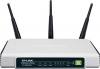 Bezdrátový router TP-LINK TL-WR941N poskytuje propustnost bezdrátového spojení až do rychlosti 300 Mbit/s. Podporuje standardy IEEE 802.11b, IEEE 802.11g, IEEE 802.11n Draft 2.0, IEEE 802.3, IEEE 802.3u, IEEE 802.3x, IEEE 802.1x. K propojení s ostatními prvky sítě slouží jeden 10/100 Mbit/s WAN port a čtveřice LAN portů. O výstupní výkon se stará trojice externích antén s výkonem 3 dBi, kterou je možno odpojit a nahradit ji vlastní. Tento přístupový bod podporuje šifrování 64/128-WEP a WPA. Napájení je řešeno přiloženým DC adaptérem.
